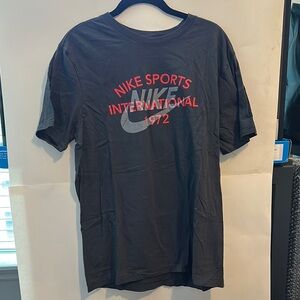 Nike Gray Short Sleeve Tee Sporty Graphic